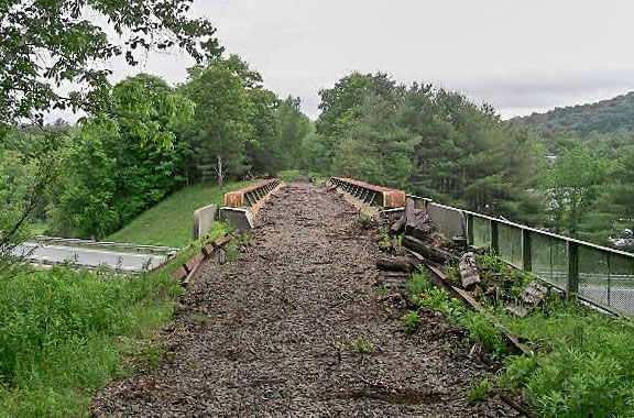 Photo of bridge crossing Highway I89.